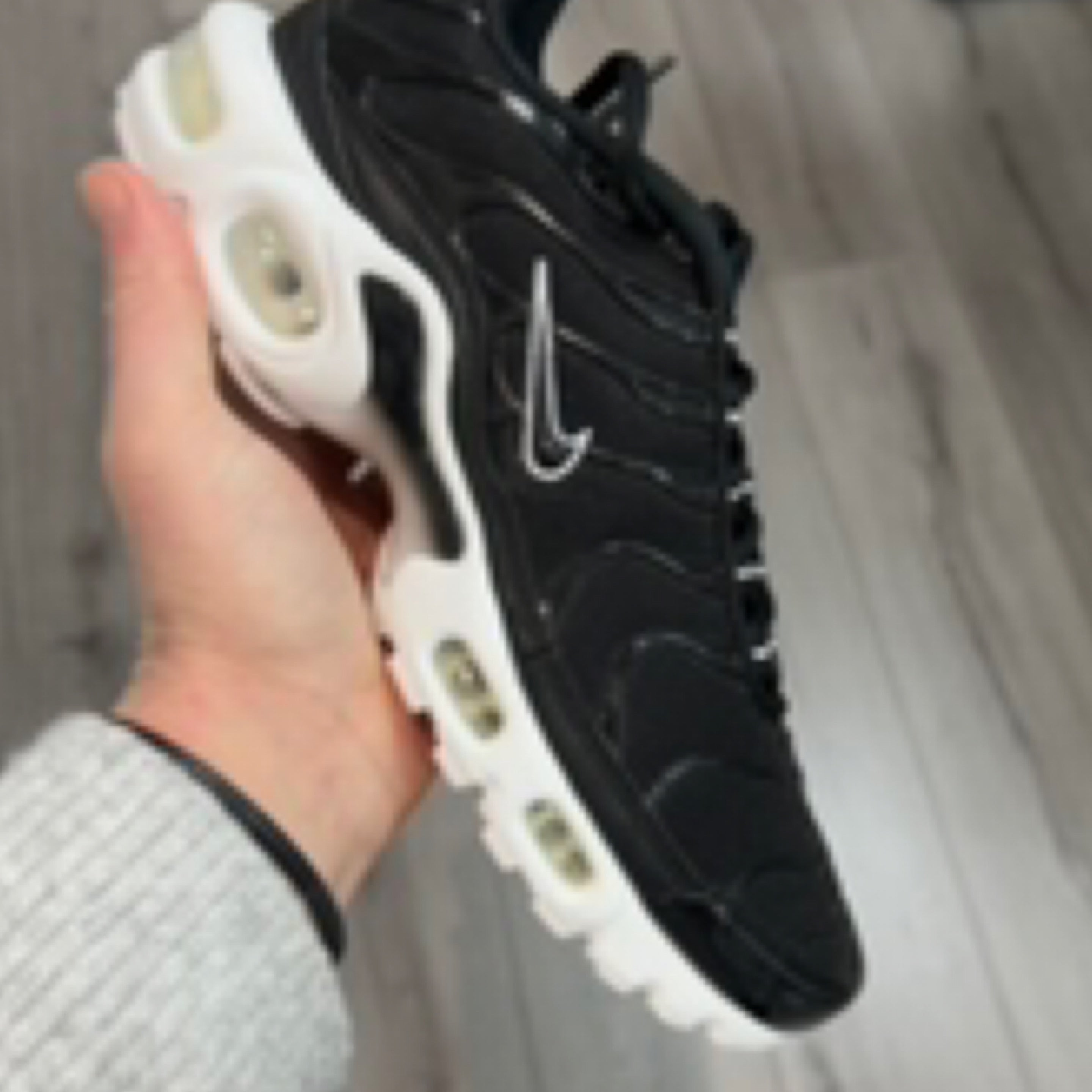 Nike Air Max TN black/white | DEMANDED Streetwear