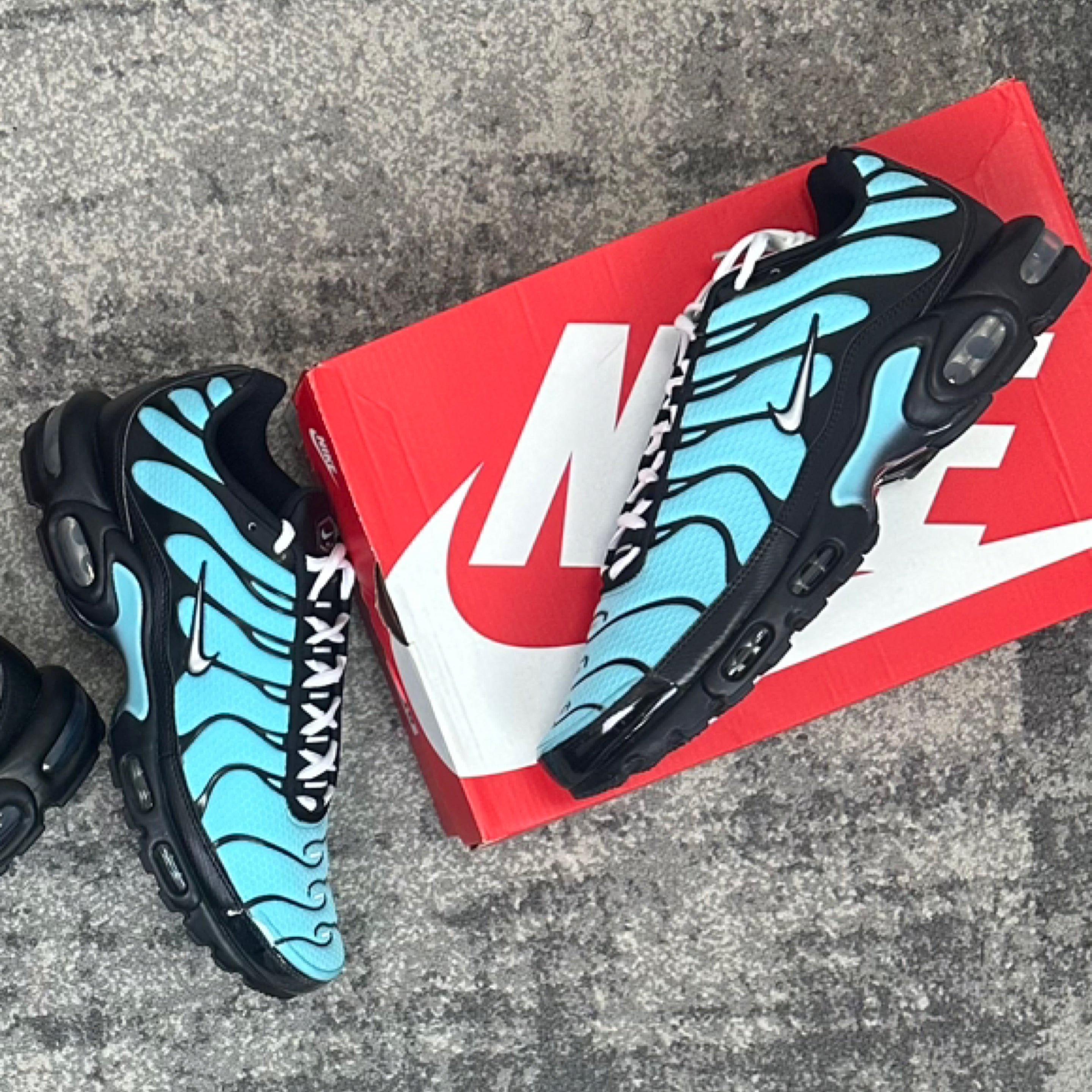 Nike Air Max TN Tiffany | DEMANDED Streetwear